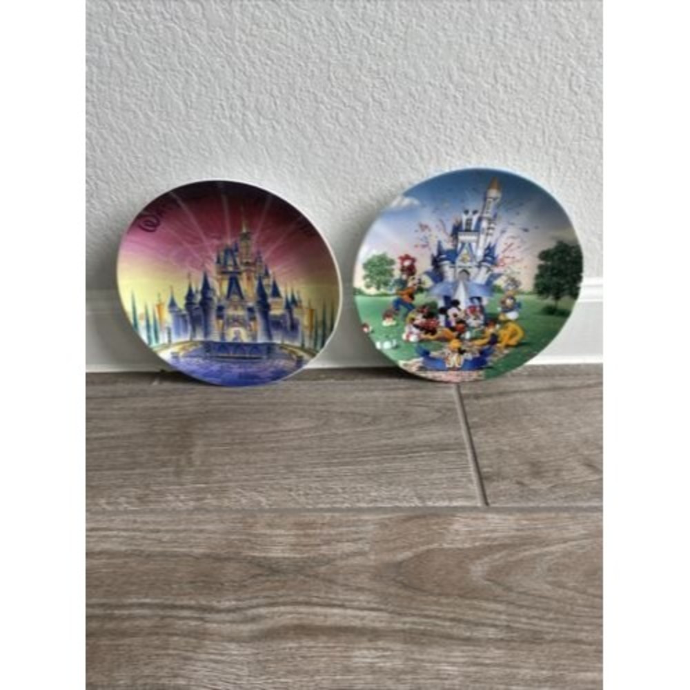 vintage Disney World collectible plates, lot of 2, 30th Anniversary, Cinderella